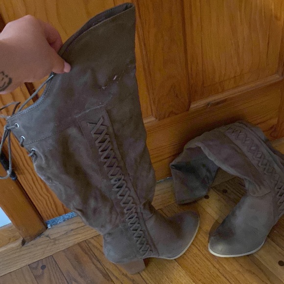 EUC Journee Collection tan heeled wide calf boots - Size 8 - Picture 8 of 9